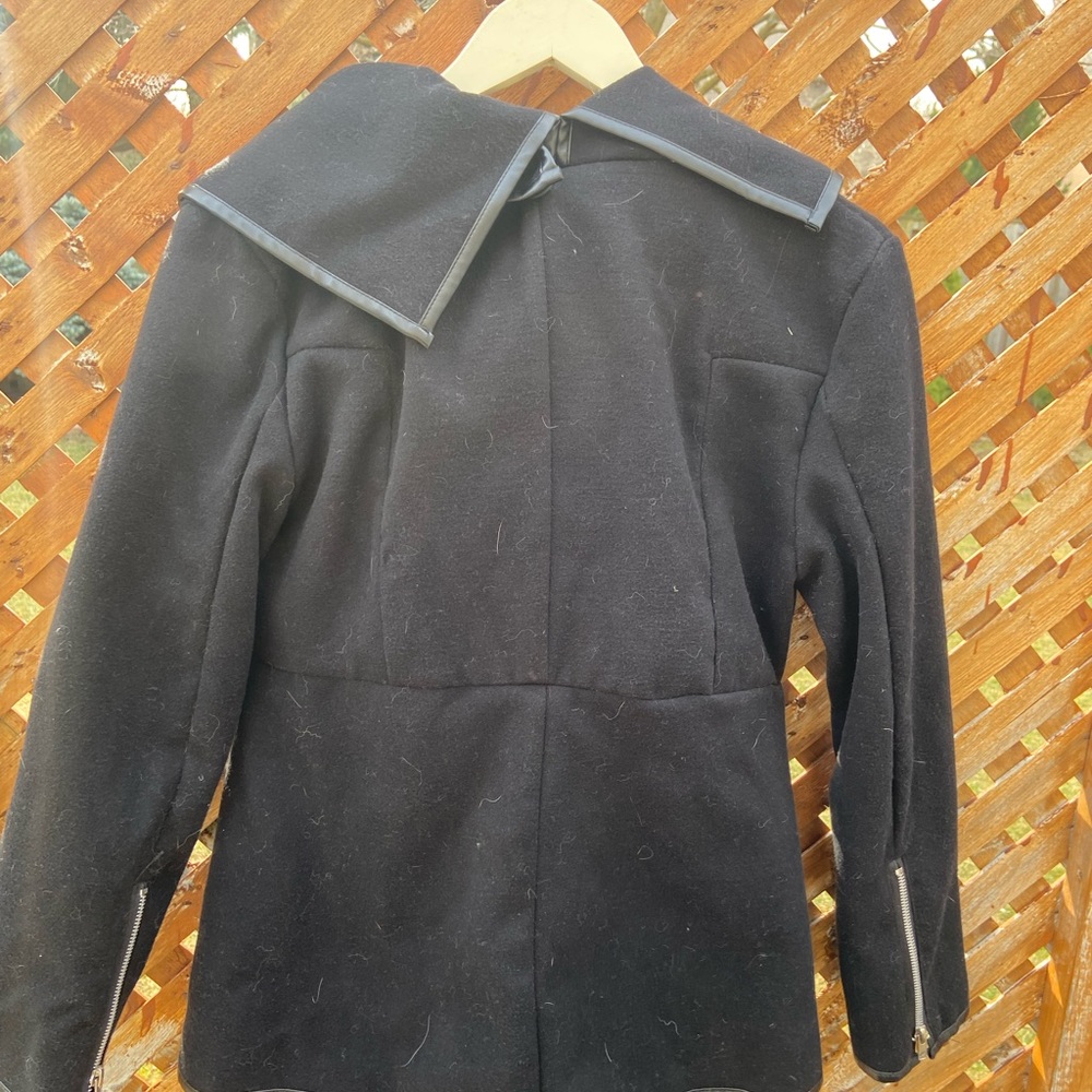 Coat 🖤 - Picture 3 of 3